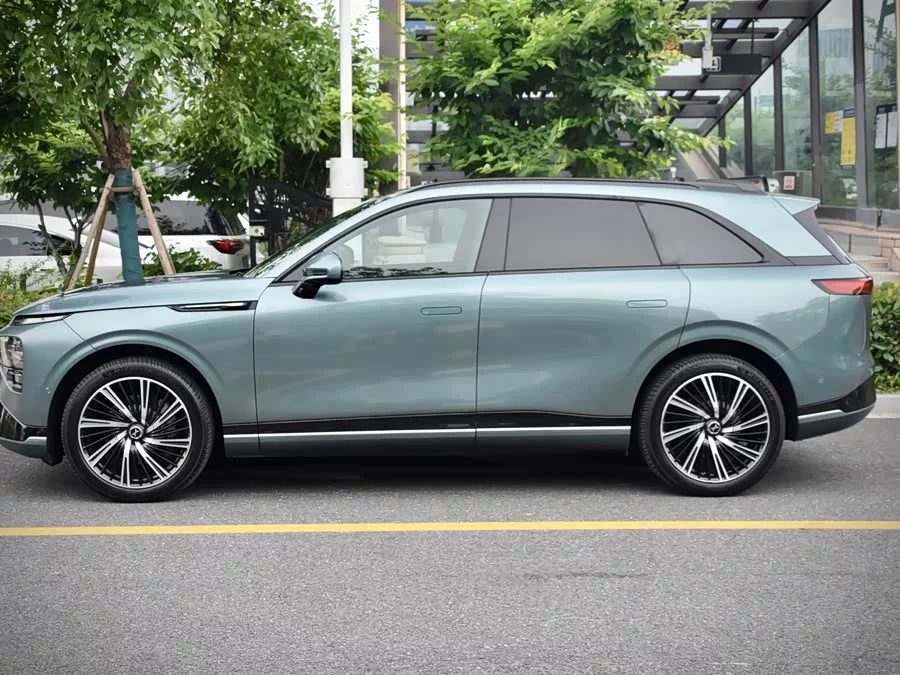 Xpeng G9
