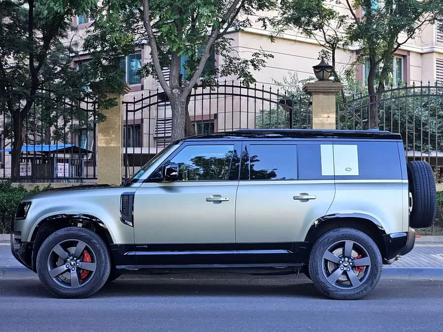 Land Rover guard