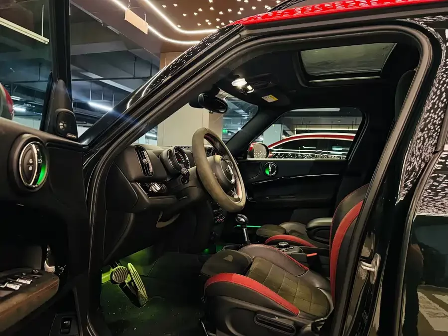 MINI JCW COUNTRYMAN