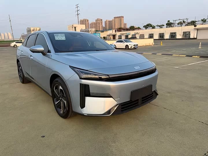 Geely Galaxy L6