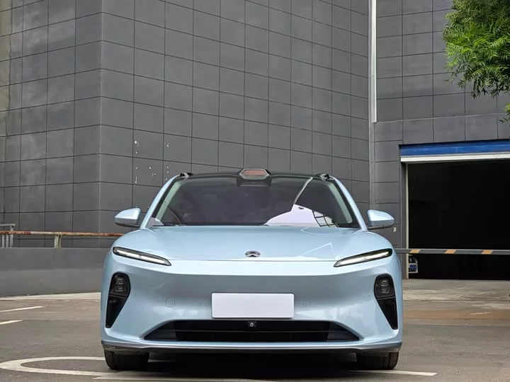NIO ET5