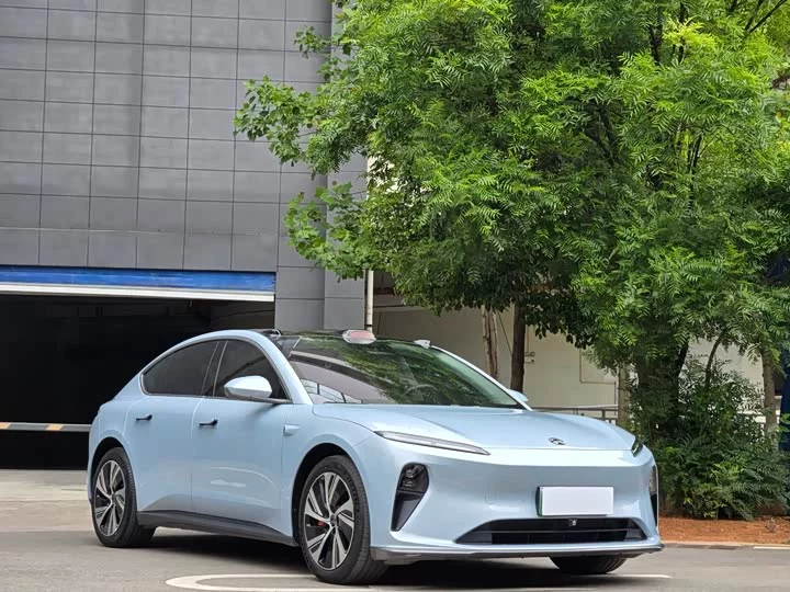 NIO ET5