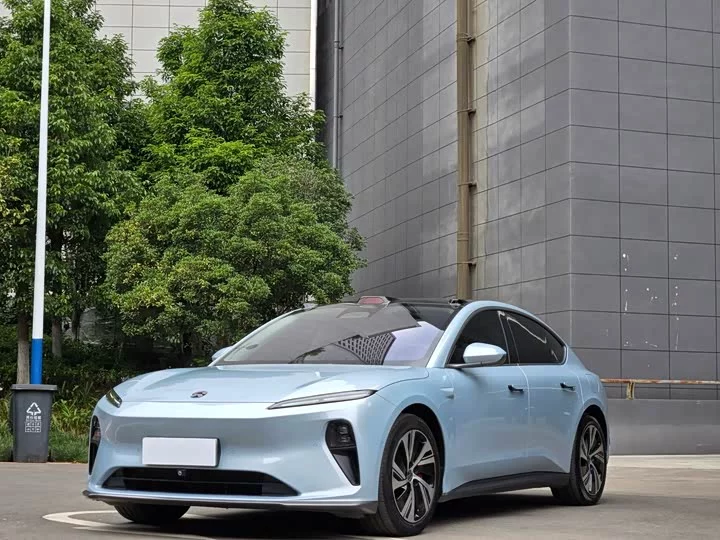 NIO ET5