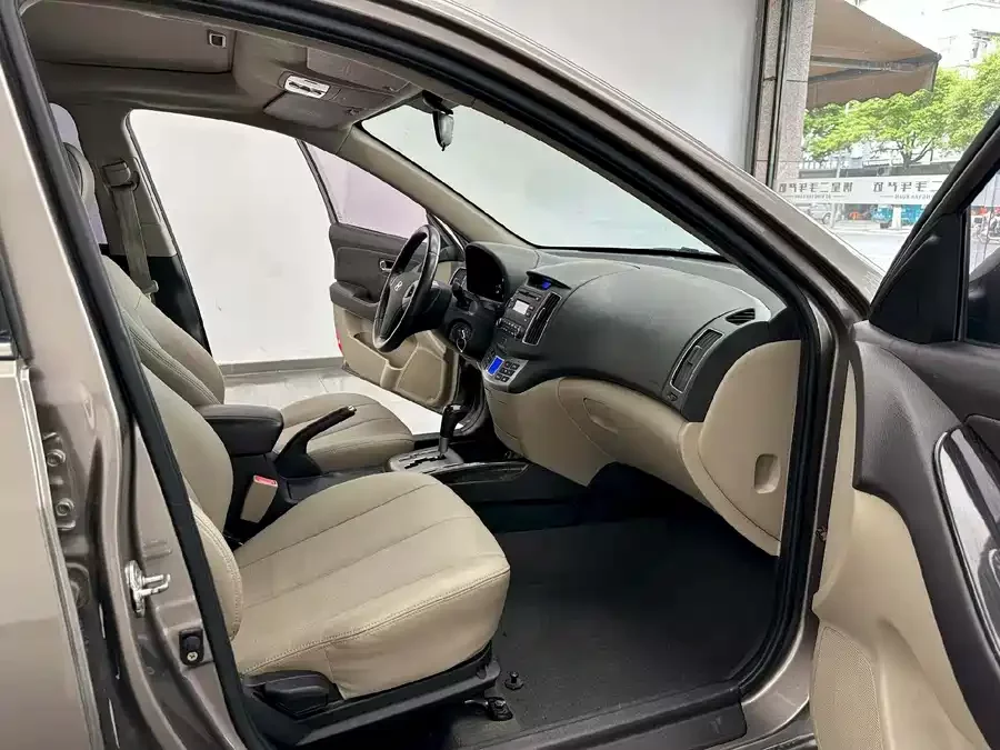 Hyundai Elantra / Celesta