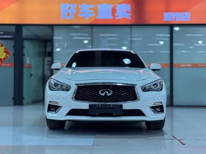 Infiniti Q50L