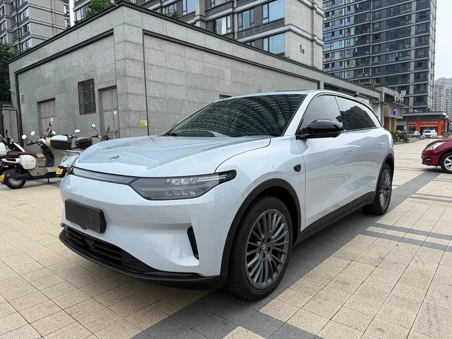 Leapmotor C11