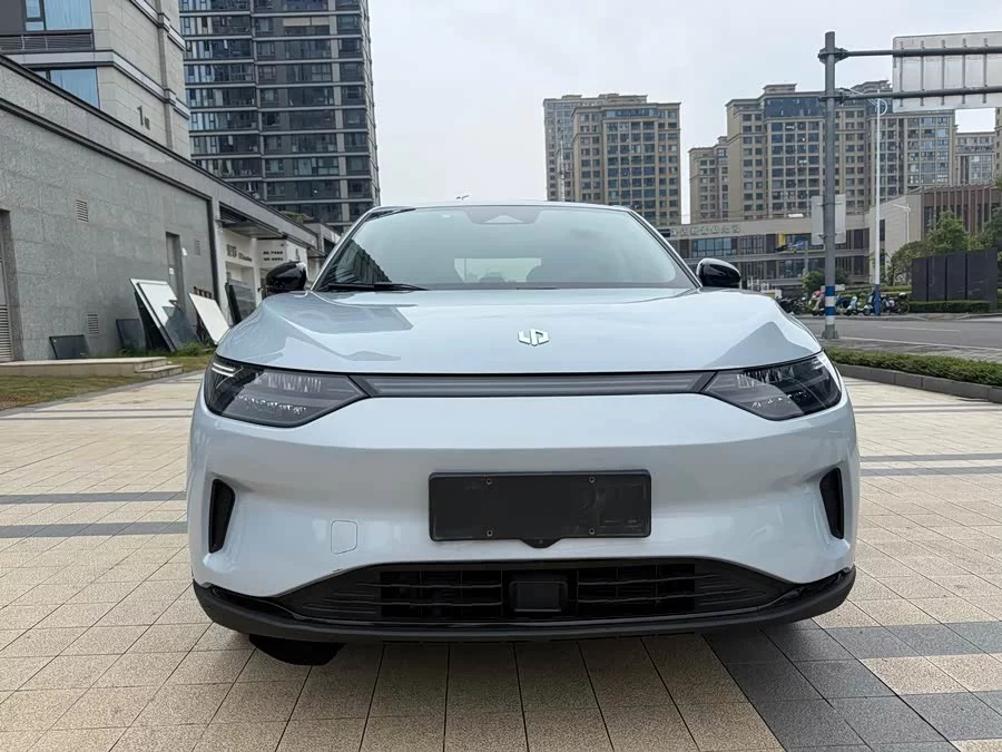 Leapmotor C11