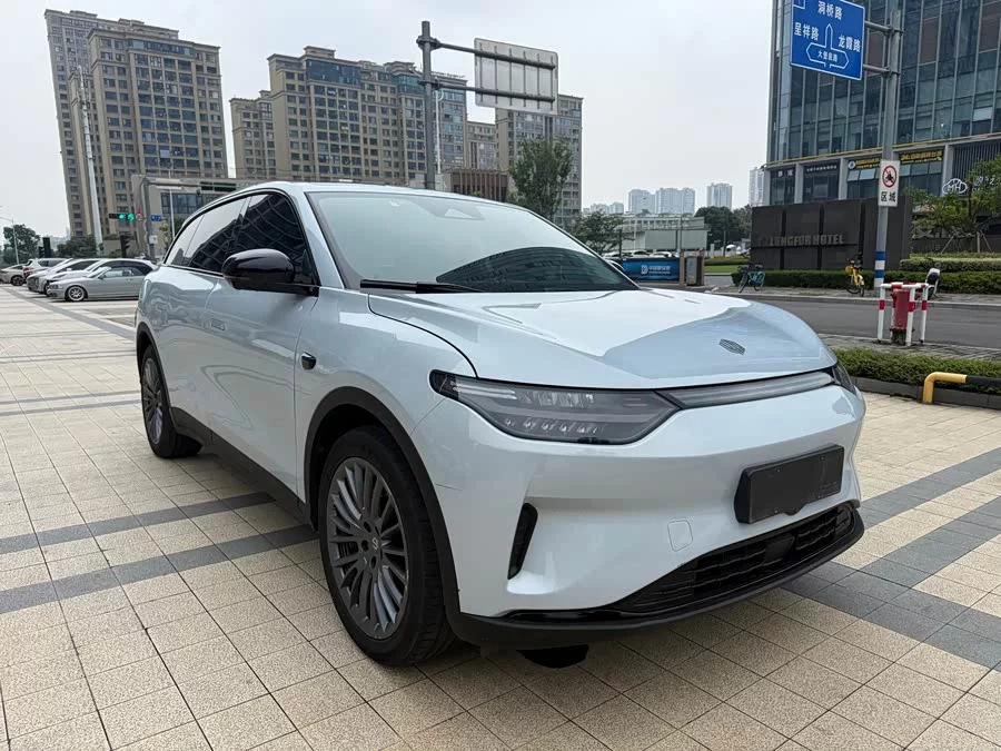 Leapmotor C11