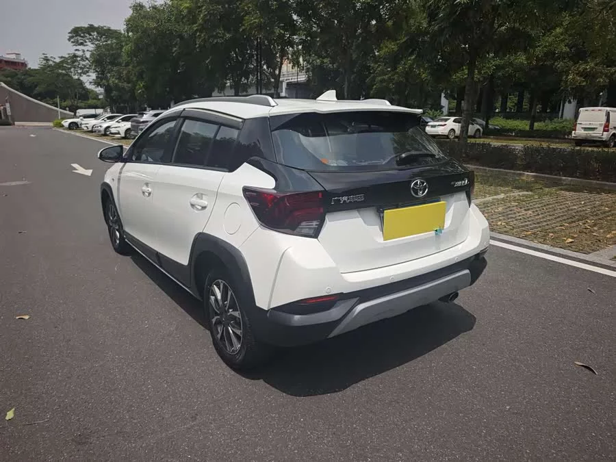 Toyota YARiS L