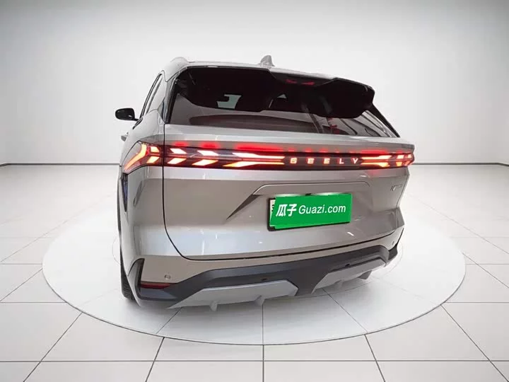 Geely Galaxy L7