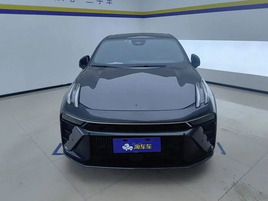 Lynk & Co 03