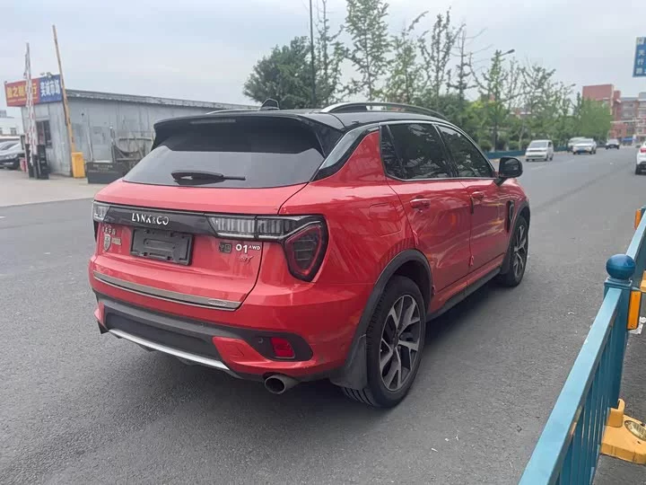 Lynk & Co 01