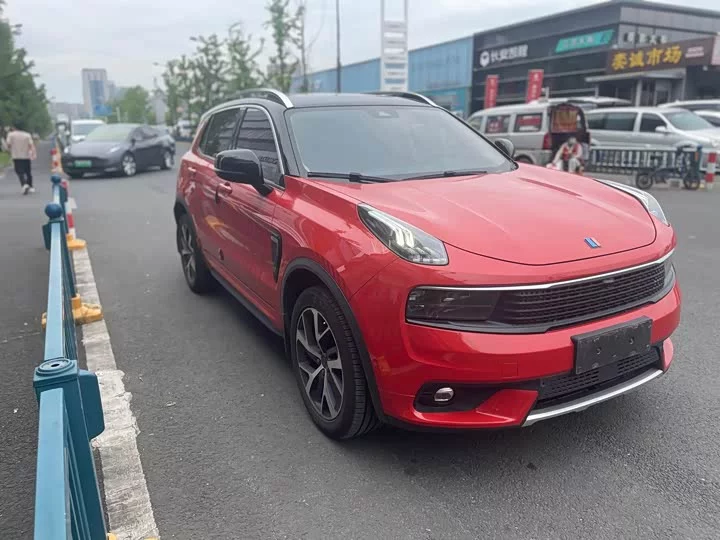Lynk & Co 01