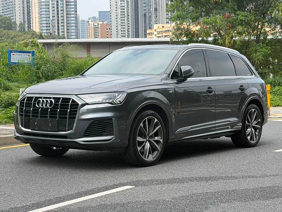 Audi Q7