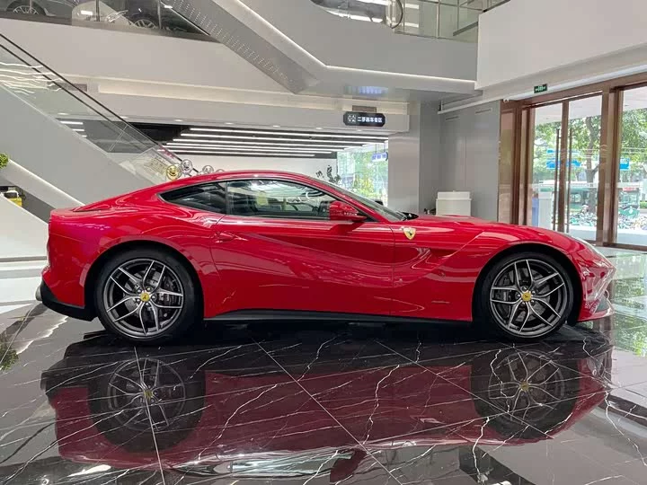 ferrari F12berlinetta