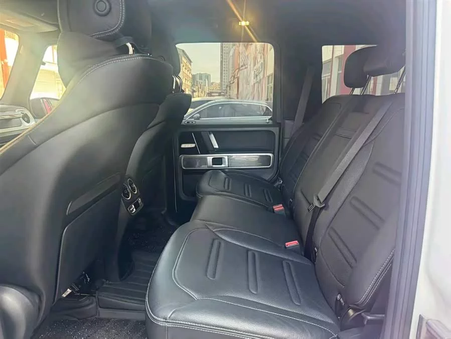 Mercedes Benz G-rated