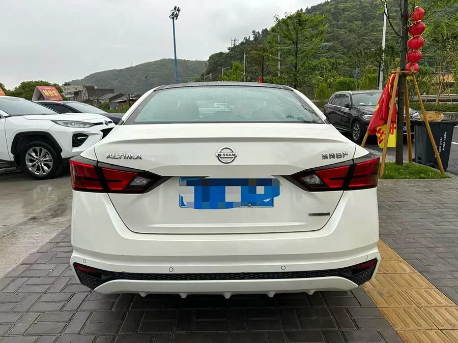 Nissan Teana
