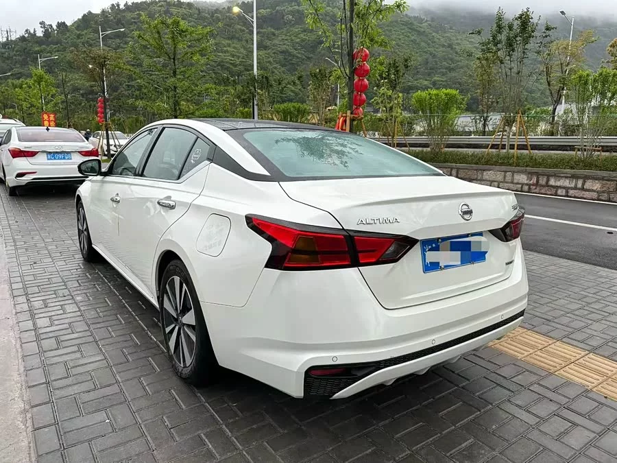 Nissan Teana