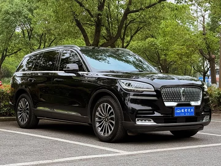 Lincoln aviator