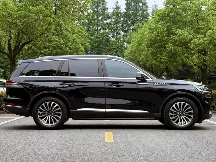 Lincoln aviator