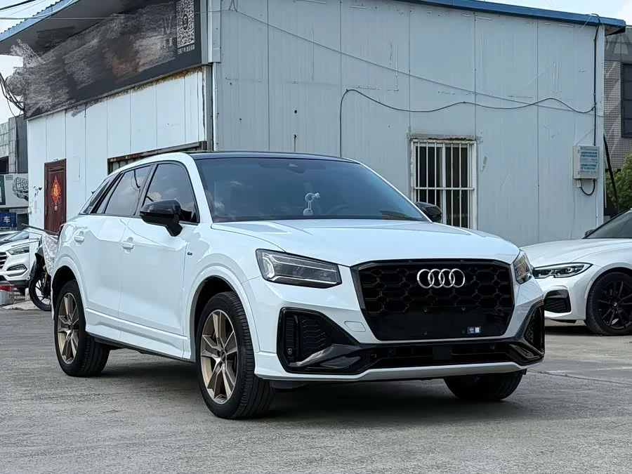 Audi Q2L