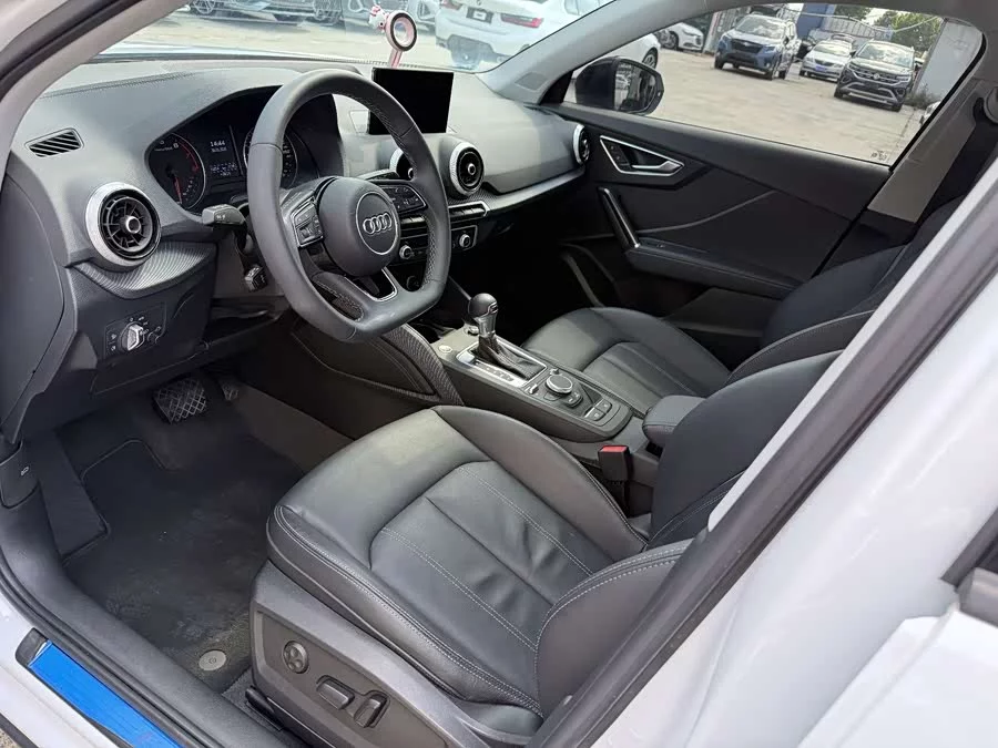 Audi Q2L