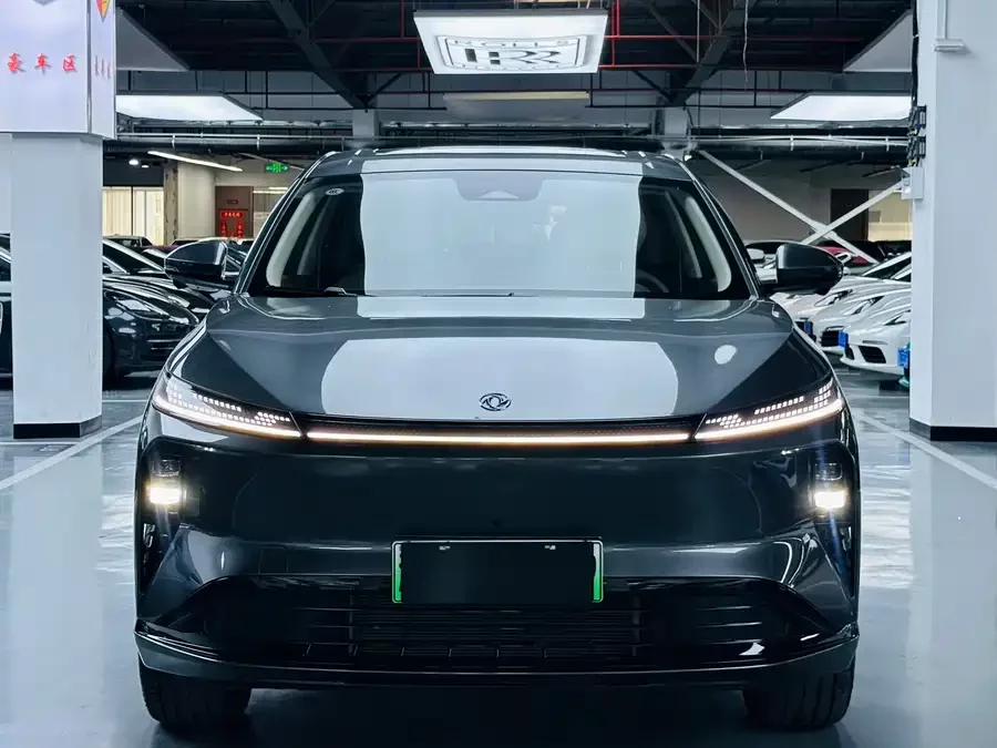 Dongfeng L8