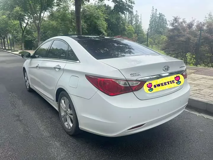 Hyundai sonata