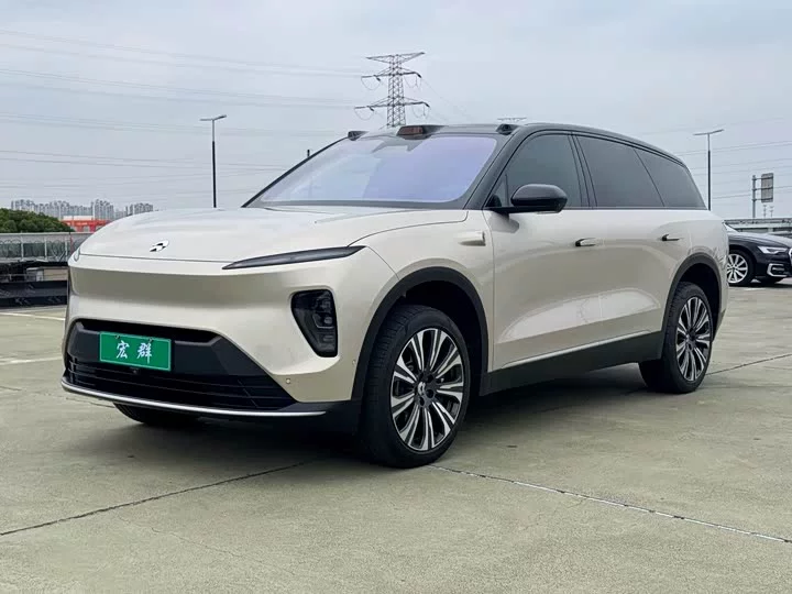 NIO ES8