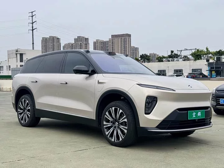 NIO ES8