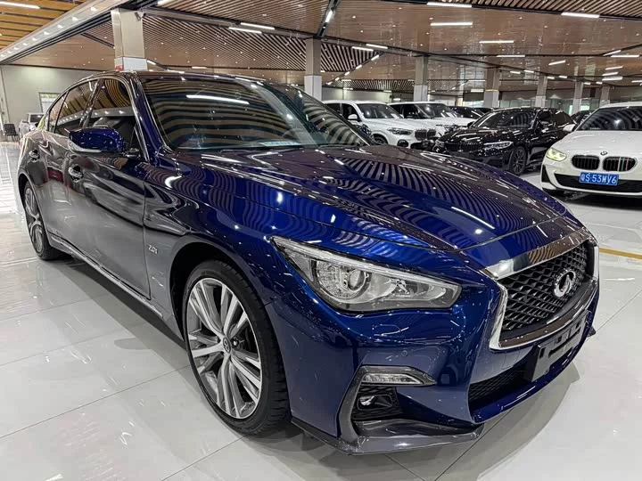 Infiniti Q50L