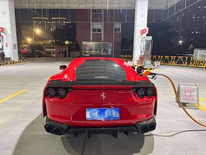 ferrari 812