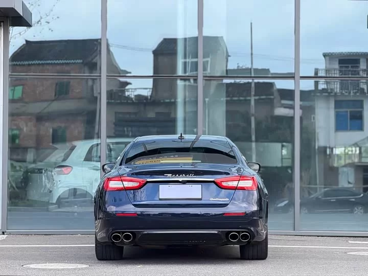 Maserati President
