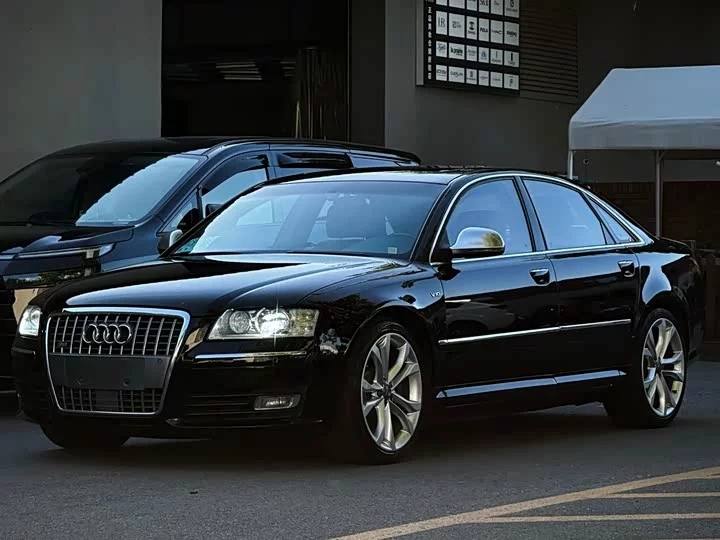 Audi S8