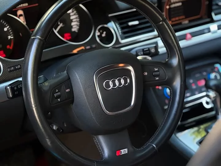Audi S8