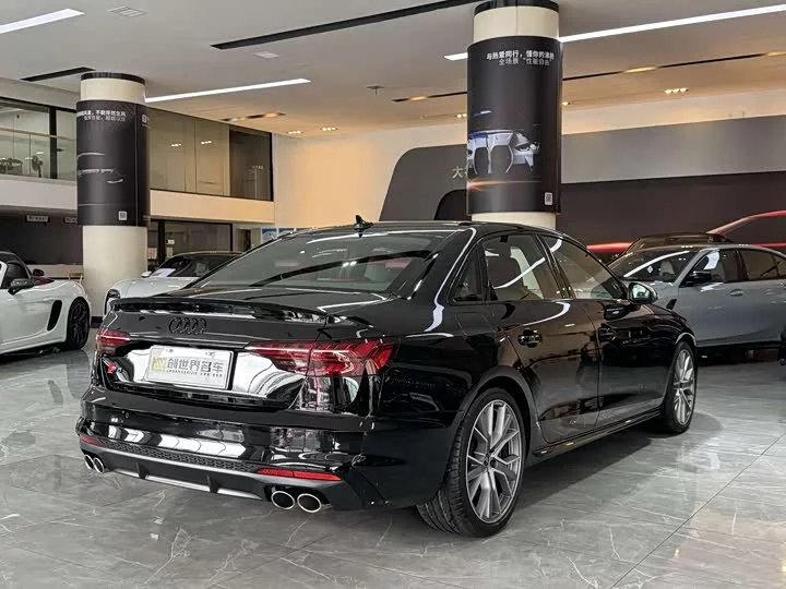 Audi S4