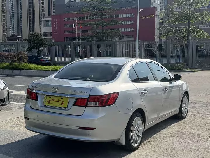 GAC Trumpchi GA5
