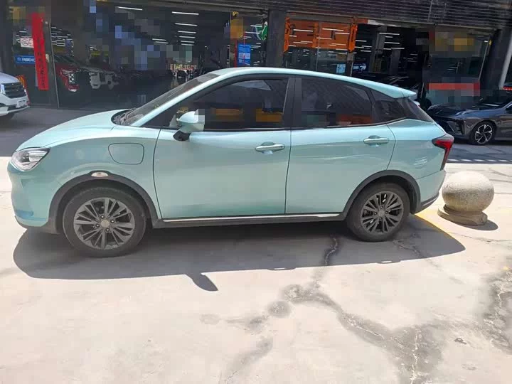 NETA Nezha V