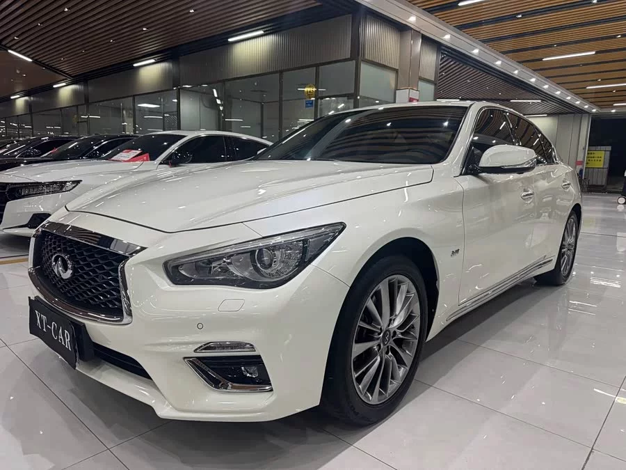 Infiniti Q50L