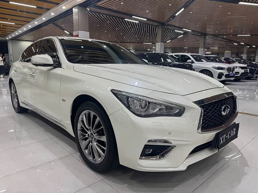Infiniti Q50L