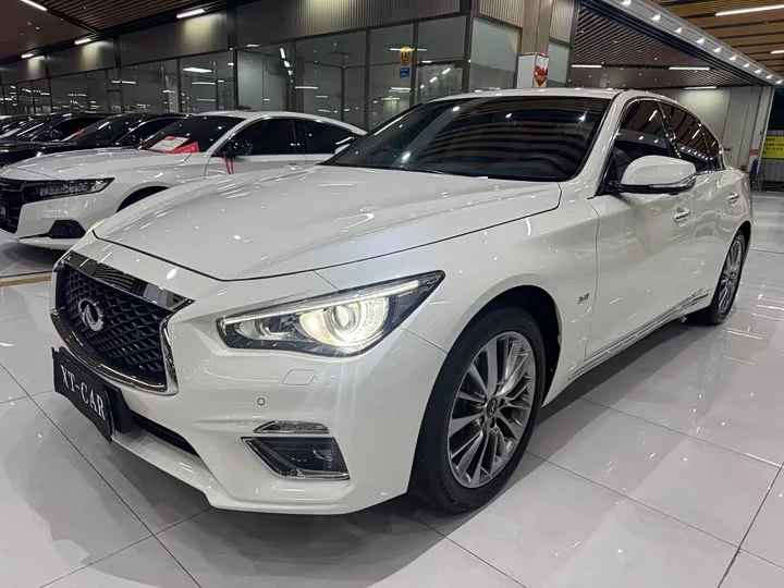 Infiniti Q50L