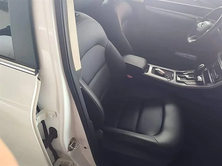 Geely Emgrand GS