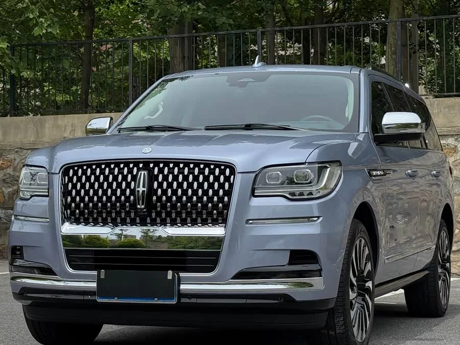 Lincoln Navigator