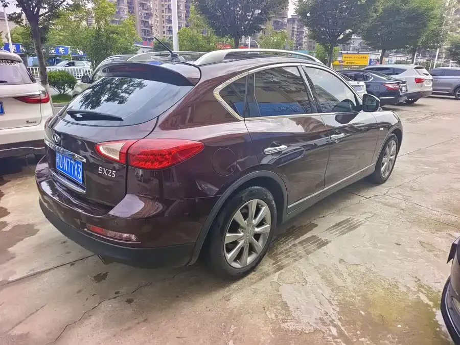 Infiniti EX