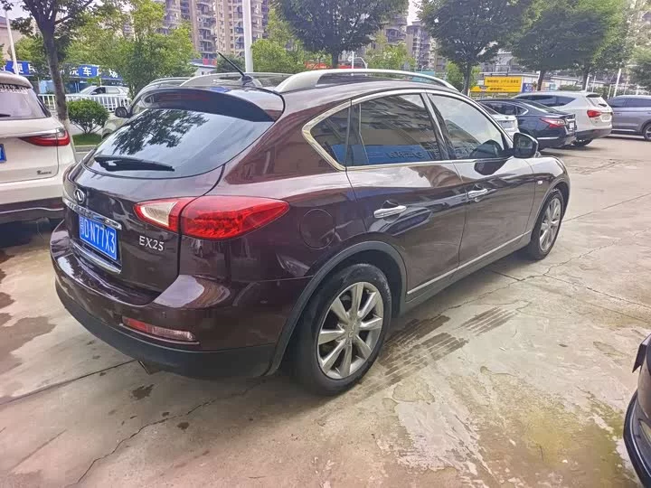 Infiniti EX