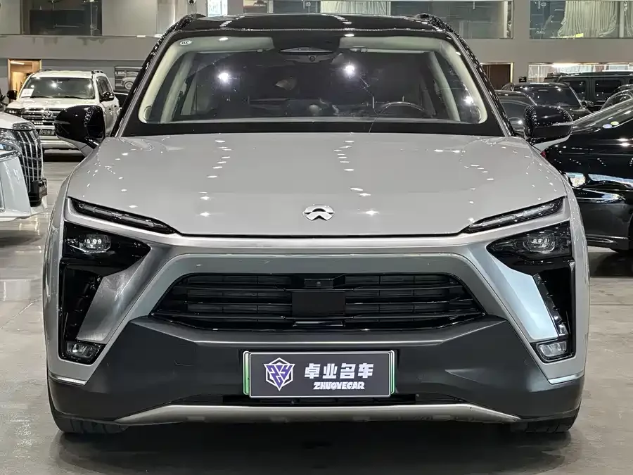 NIO ES8
