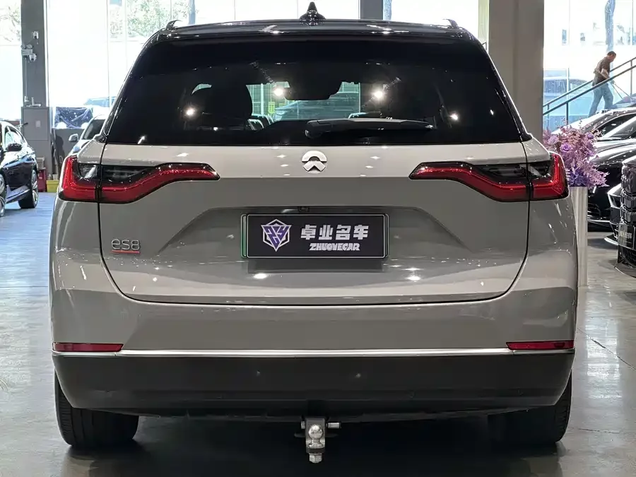 NIO ES8