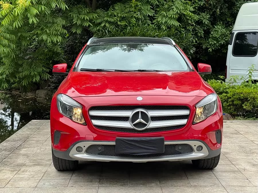 Mercedes Benz GLA