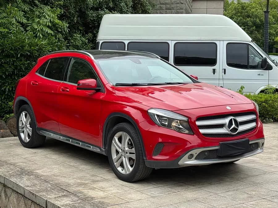 Mercedes Benz GLA