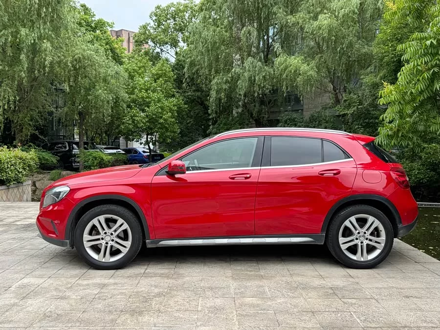 Mercedes Benz GLA
